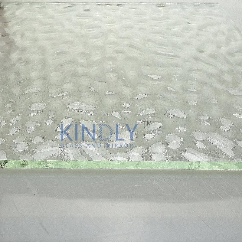Ultra clear kimpi (drop) patterned glass